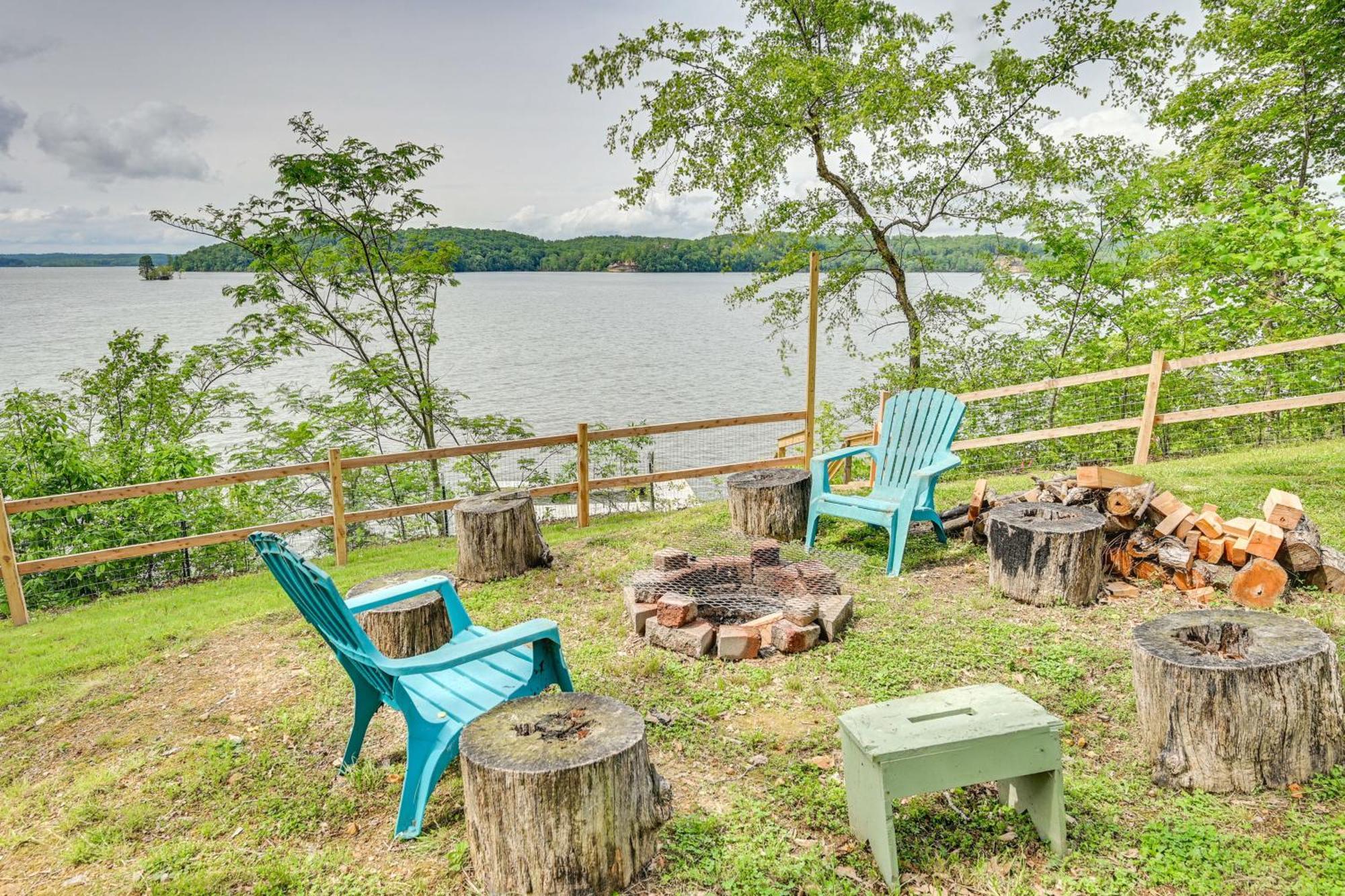 Fox Berry Hill - Lakefront With Dock, Launch & Hot Tub Waverly Exterior photo