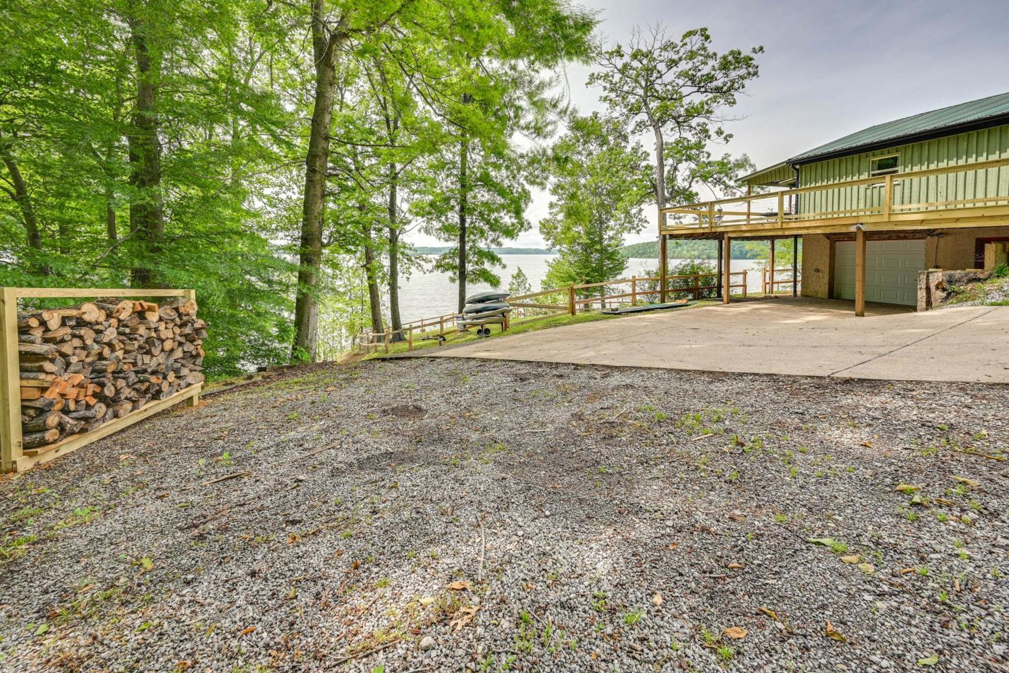 Fox Berry Hill - Lakefront With Dock, Launch & Hot Tub Waverly Exterior photo