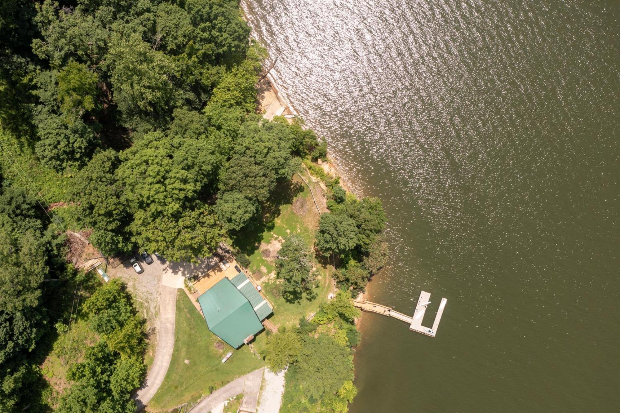 Fox Berry Hill - Lakefront With Dock, Launch & Hot Tub Waverly Exterior photo